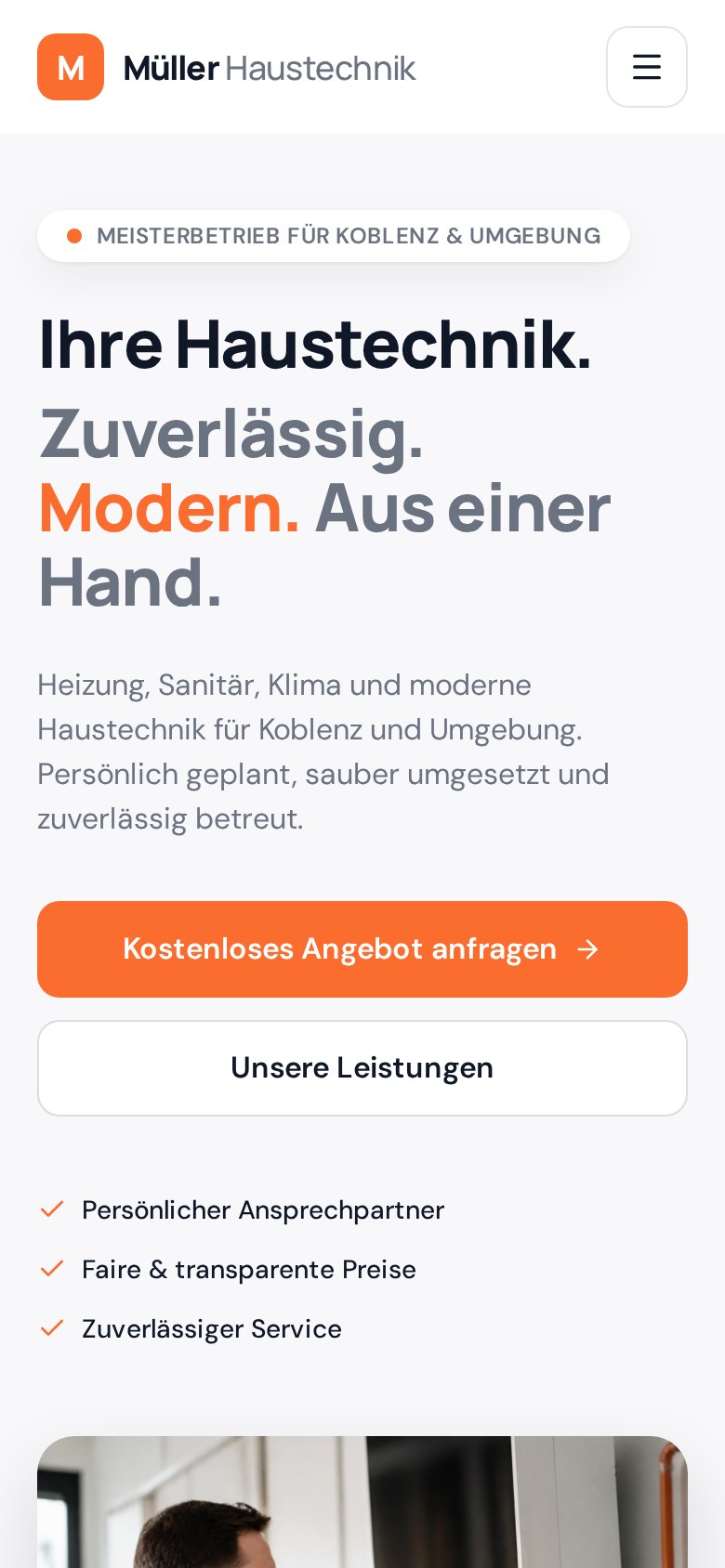 Startseite des Konzeptprojekts Müller Haustechnik mit blauem Layout und Heizungsanlage – Mobile